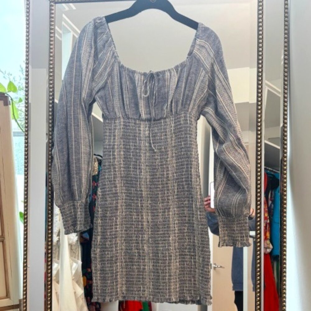GUESS long sleeve Dress size small